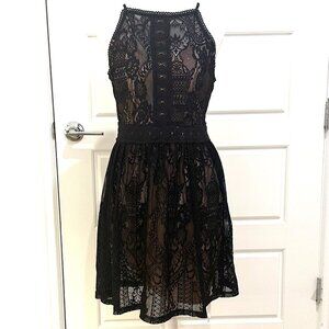 FRANCESCA'S COLLECTIONS BLACK LACE OVERLAY DRESS MEDIUM